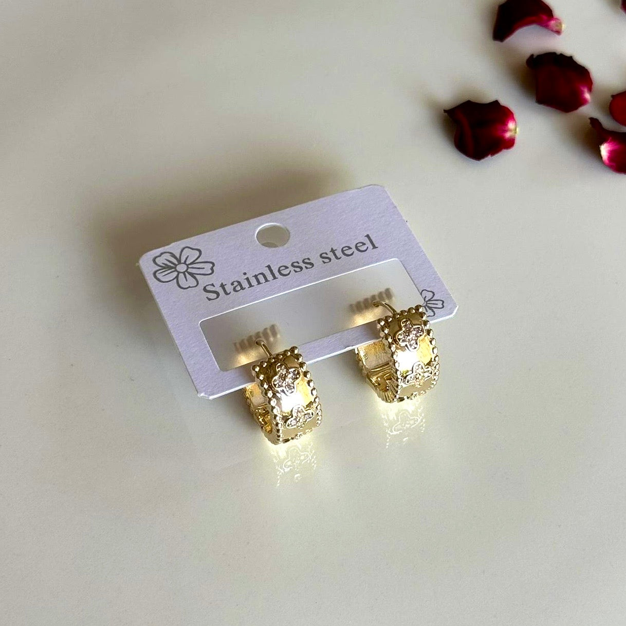 Yonca Detay Gold Küpe