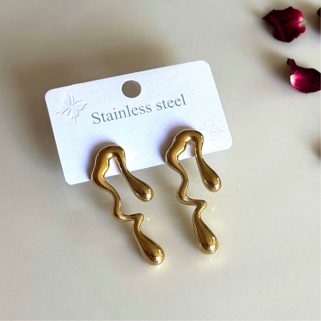 Bombeli Akış Gold Küpe