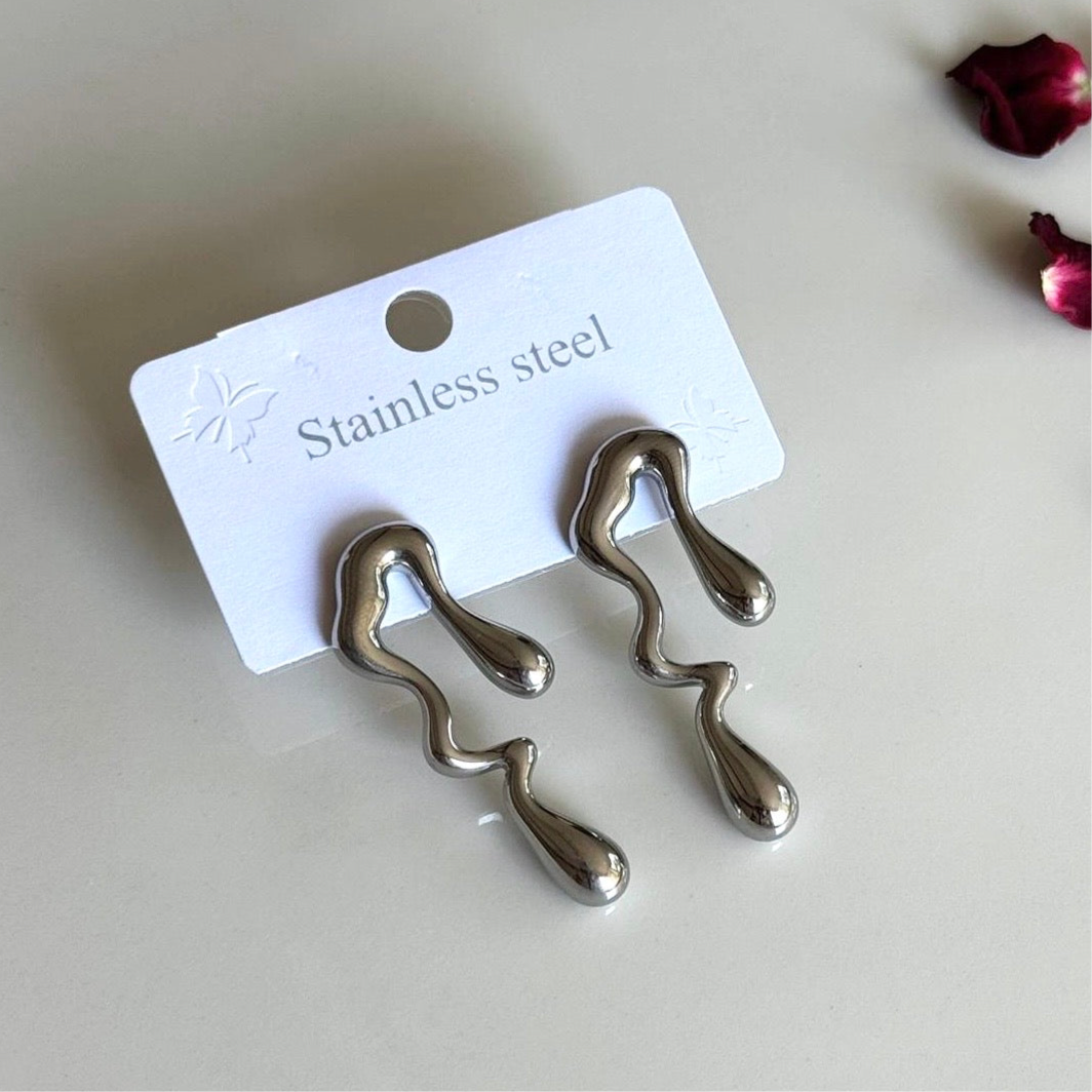 Bombeli Akış Silver Küpe