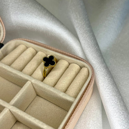 V.Cleef Siyah Yüzük