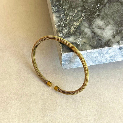 İnce Hasır Model Bileklik Gold