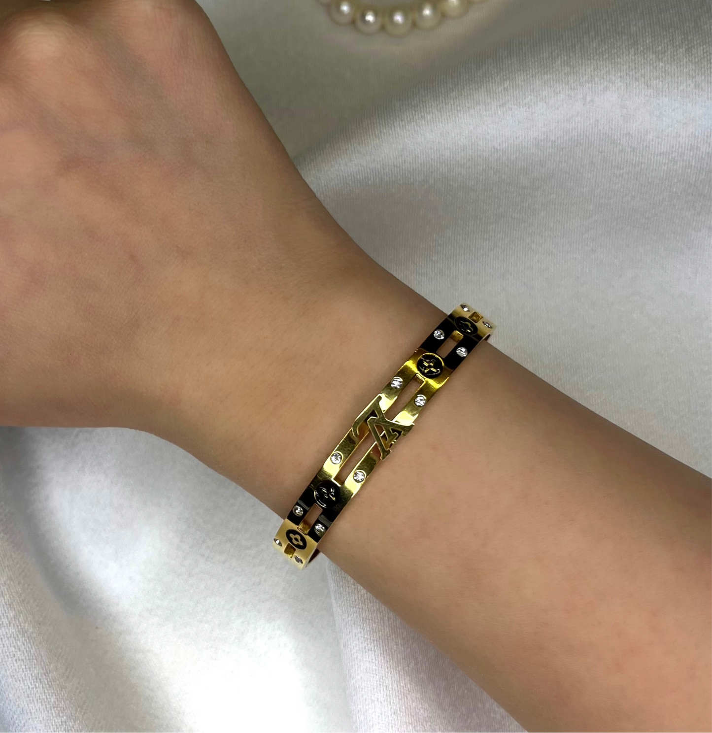 Louis Vuitton Kelepçe