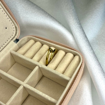 Cartier Çivi Yüzük