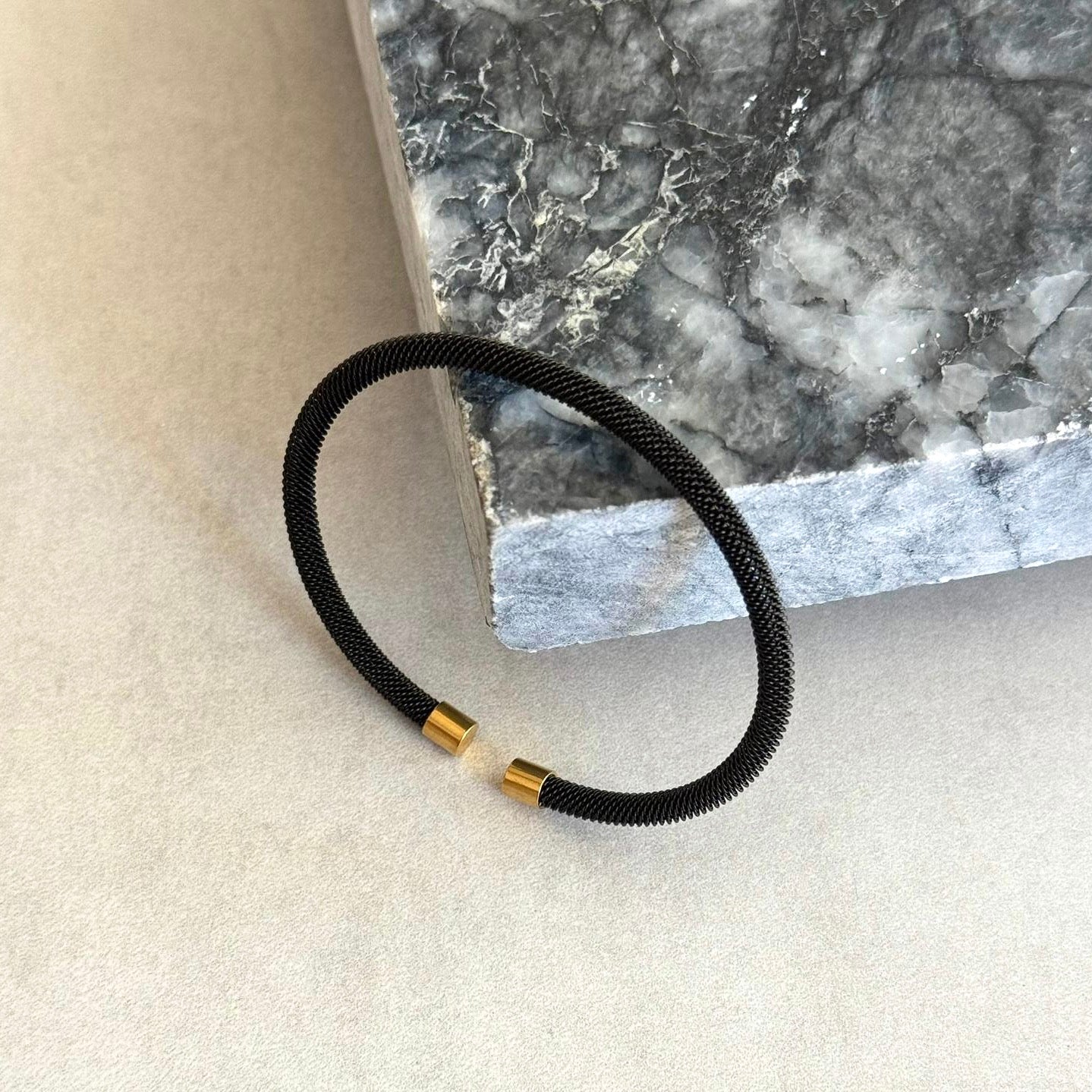 İnce Hasır Model Bileklik Siyah