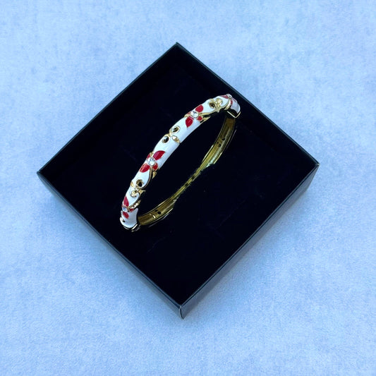 Zirkon Taşlı Mineli Kelepçe (beyaz)